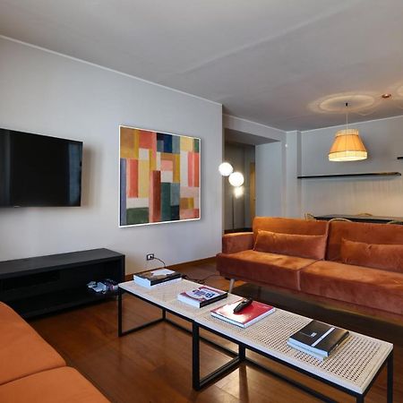 Castello Luxury Apartment - In The Heart Of Milan Bagian luar foto