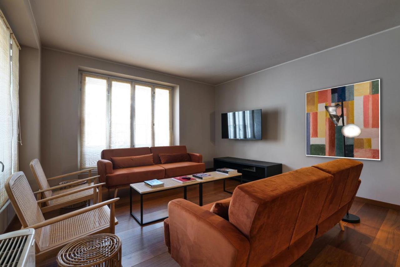 Castello Luxury Apartment - In The Heart Of Milan Bagian luar foto